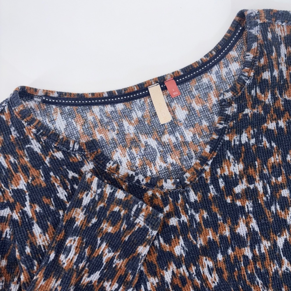 Pilcro Anthropologie Womens Large Waffle Knit V-Neck Top Abstract Animal Print